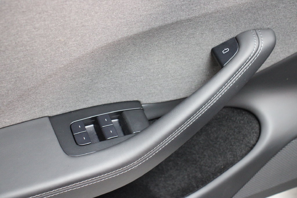 Used 2025 Tesla Model 3 Long Range RWD image 19