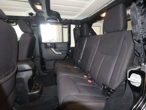 Used 2013 Jeep Wrangler Unlimited Sport AWD/4WD image 15