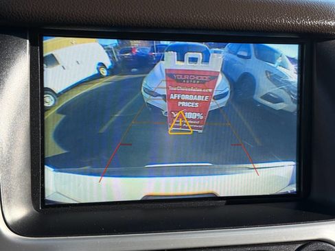 Used 2019 GMC Yukon XL SLT w/ Open Road Package AWD/4WD image 59