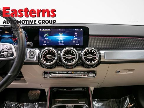 Used 2021 Mercedes-Benz GLB 250 4MATIC w/ Premium Package image 12