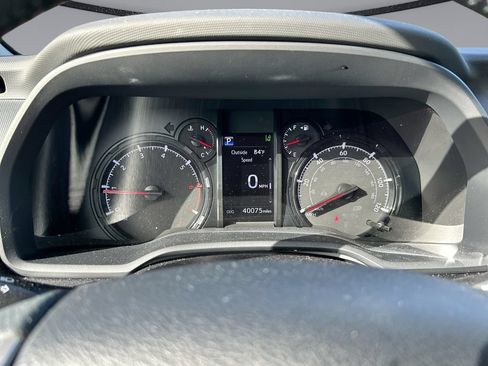 Used 2024 Toyota 4Runner SR5 AWD/4WD image 22