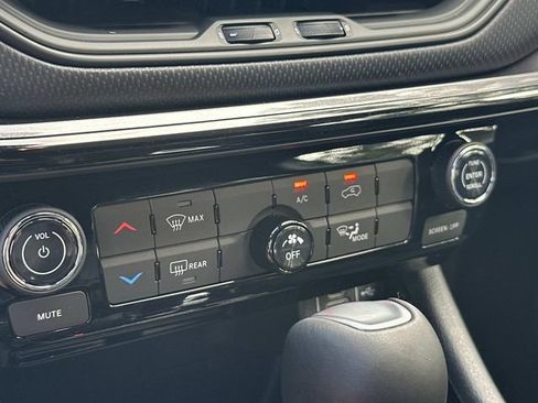 New 2026 Jeep Compass Latitude AWD/4WD image 32