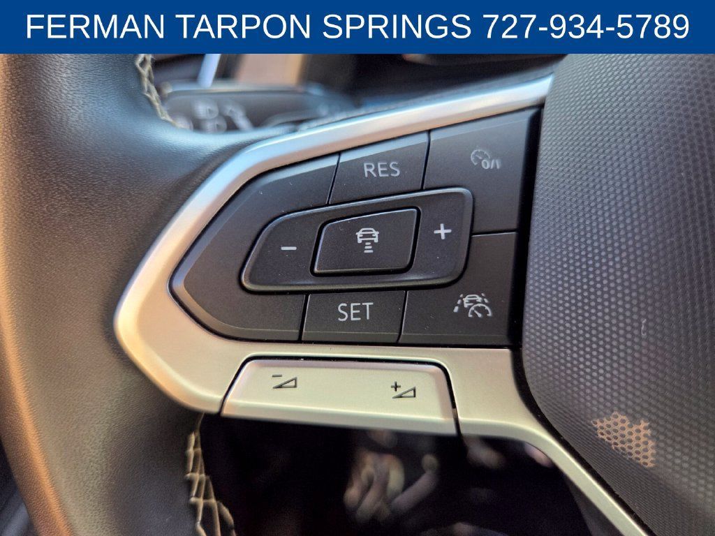 Used 2025 Volkswagen Atlas SE FWD image 28
