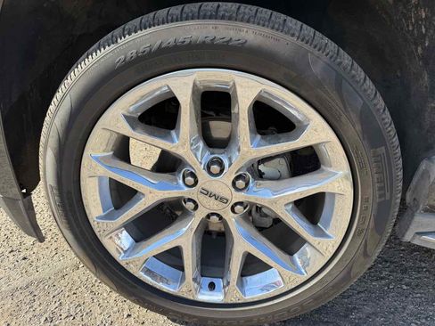 Used 2018 GMC Yukon Denali image 6