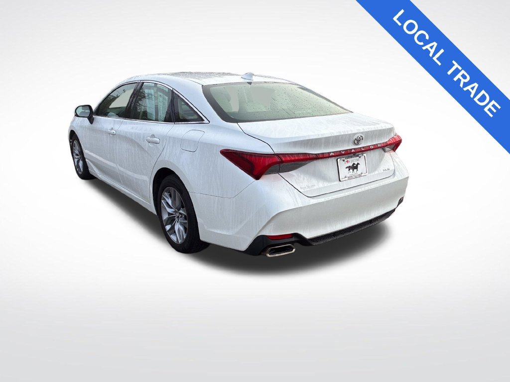 Used 2019 Toyota Avalon XLE w/ Moonroof Package FWD image 6