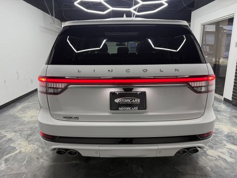 Used 2023 Lincoln Aviator Reserve w/ Jet Appearance Package image 4
