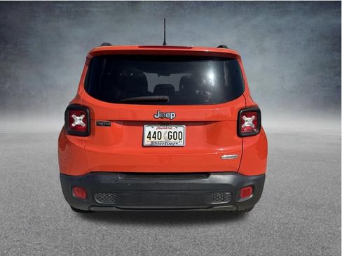 Used 2016 Jeep Renegade Latitude FWD image 6