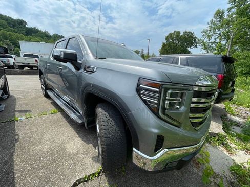 Used 2023 GMC Sierra 1500 SLT w/ SLT Premium Package AWD/4WD image 3
