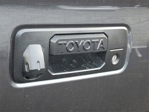 Certified 2022 Toyota Tacoma TRD Off-Road image 29