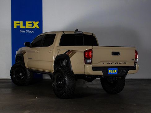 Used 2019 Toyota Tacoma TRD Off-Road AWD/4WD image 3