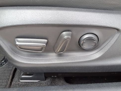Used 2022 Toyota Camry SE w/ Carpet Mat Package (TMS) FWD image 17