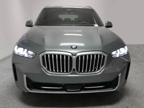 Used 2026 BMW X5 xDrive40i w/ Premium Package AWD/4WD image 2