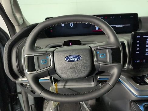 New 2026 Ford Expedition Platinum image 14