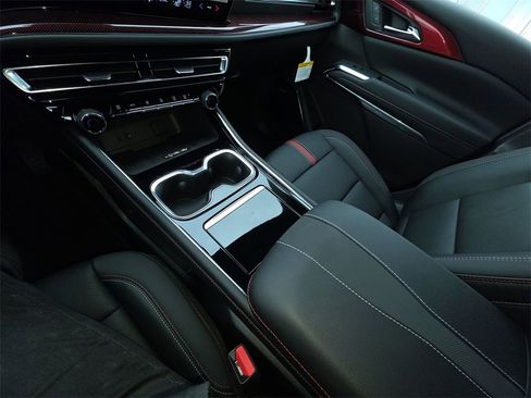 New 2026 Chevrolet Traverse RS image 21