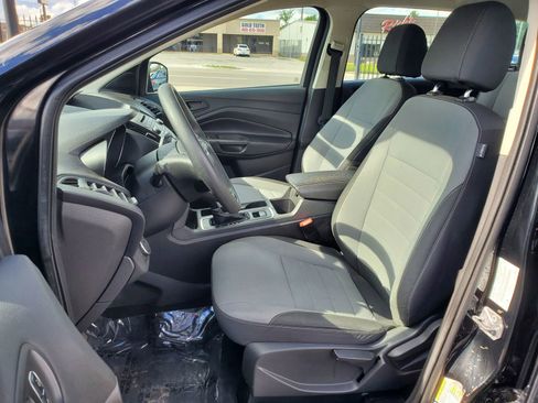 Used 2017 Ford Escape S image 8
