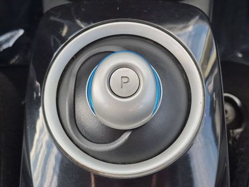 Used 2015 Nissan Leaf SL w/ Premium Package FWD image 25