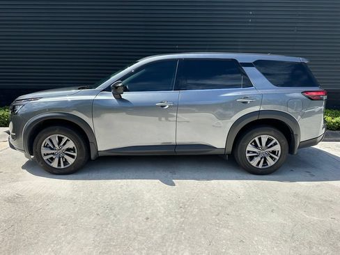 Used 2023 Nissan Pathfinder S AWD/4WD image 2