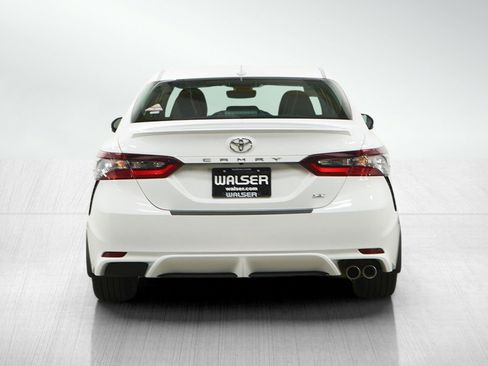 Used 2023 Toyota Camry SE image 4
