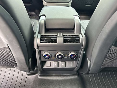 Used 2024 Land Rover Defender 110 S image 16
