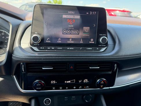 Used 2022 Nissan Rogue SV FWD image 28