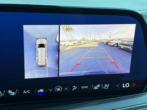 Used 2025 Chevrolet Suburban Premier image 29