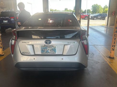 Used 2018 Toyota Prius Two image 4