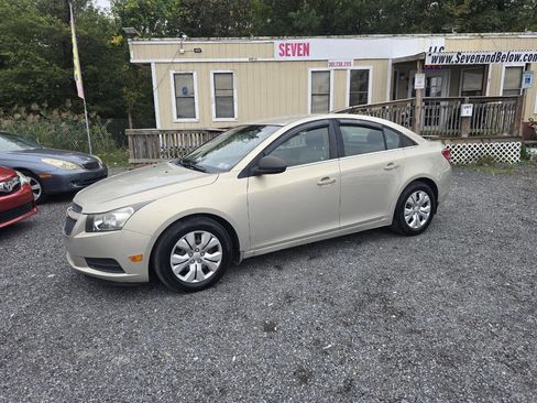 Used 2012 Chevrolet Cruze LS w/ Connectivity Package image 2