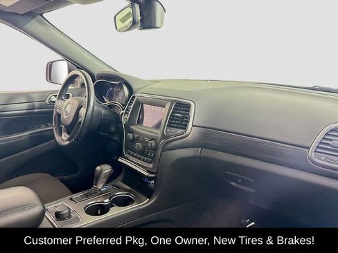 Used 2019 Jeep Grand Cherokee Laredo image 27