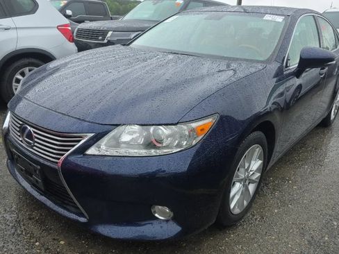 Used 2013 Lexus ES 300h w/ Luxury Pkg FWD image 1