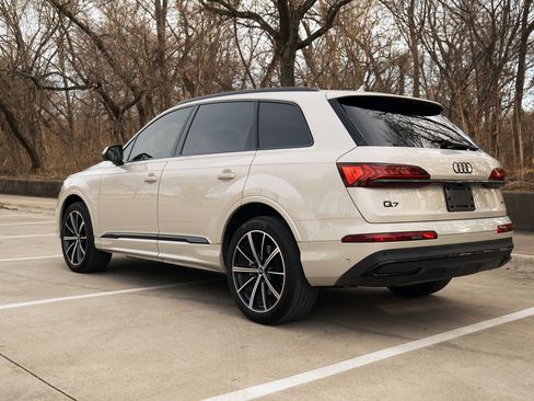 Used 2022 Audi Q7 Premium Plus image 7