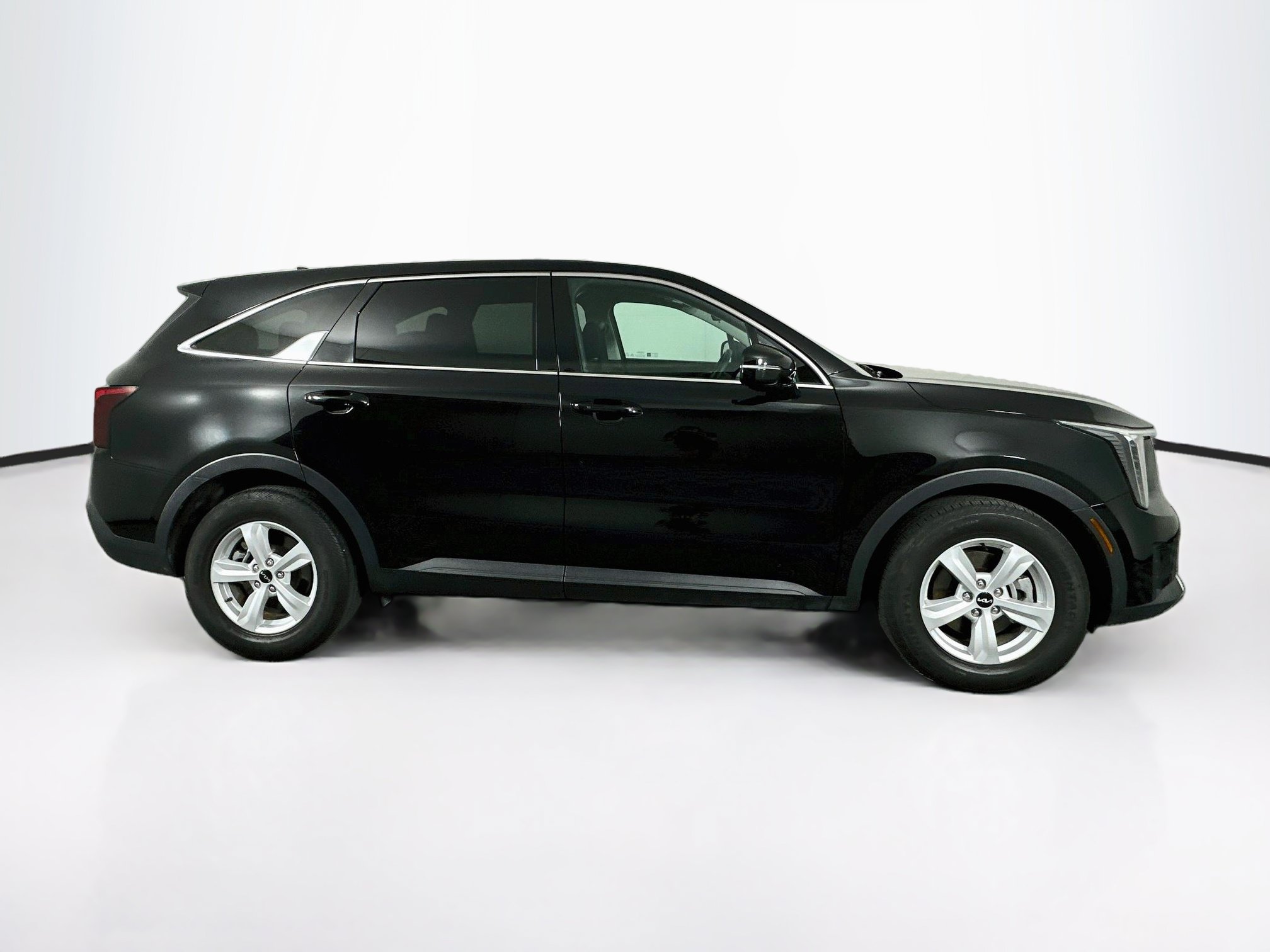 Used 2025 Kia Sorento LX FWD image 10