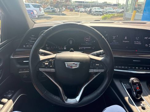Used 2023 Cadillac Escalade Premium Luxury AWD/4WD image 25