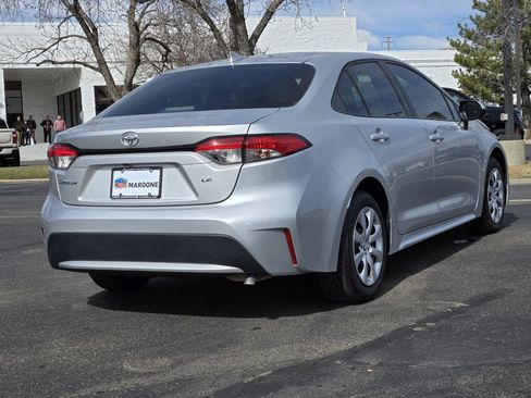 Used 2022 Toyota Corolla LE image 4