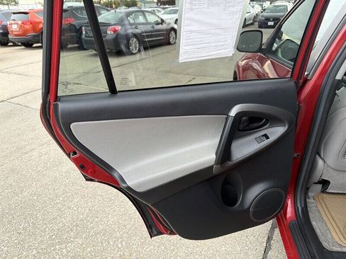 Used 2012 Toyota RAV4 Limited image 17