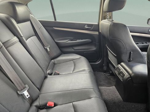 Used 2015 INFINITI Q40 Base w/ Moonroof Package image 10