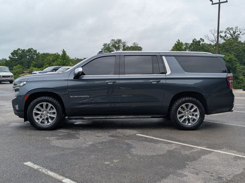 Used 2021 Chevrolet Suburban Premier w/ Premium Package 2 RWD image 6