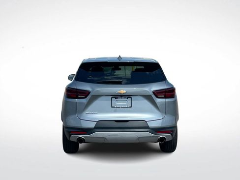 Used 2025 Chevrolet Blazer LT FWD image 7