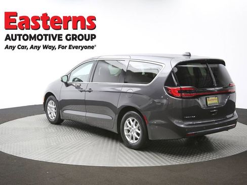 Used 2023 Chrysler Pacifica Touring-L image 68