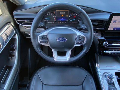 Certified 2023 Ford Explorer Limited image 8