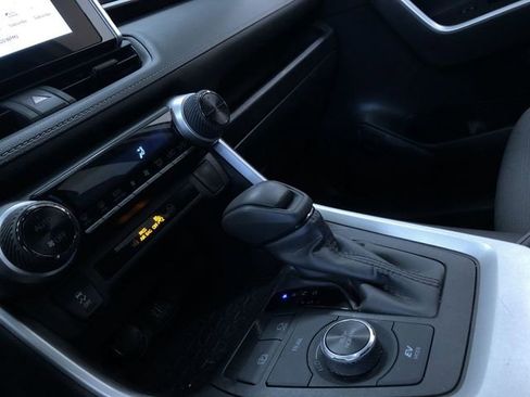 Certified 2025 Toyota RAV4 XLE AWD/4WD image 29