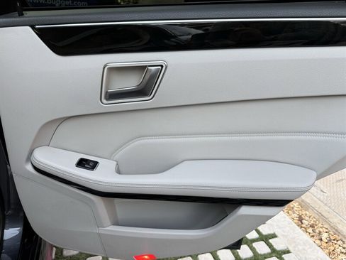 Used 2014 Mercedes-Benz E 350 Sedan image 15
