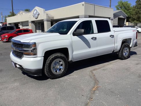 Used 2017 Chevrolet Silverado 1500 W/T w/ Special Service Package AWD/4WD image 18