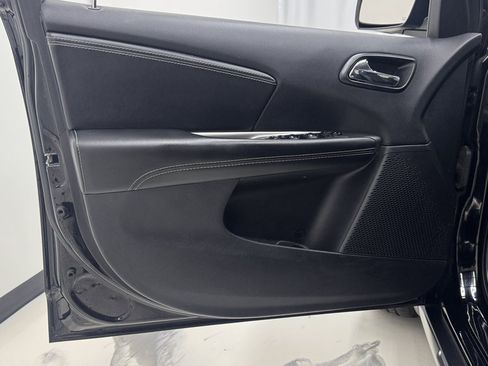 Used 2019 Dodge Journey Crossroad AWD/4WD image 14