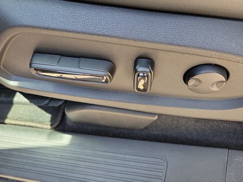 Used 2025 Honda Pilot Touring image 23