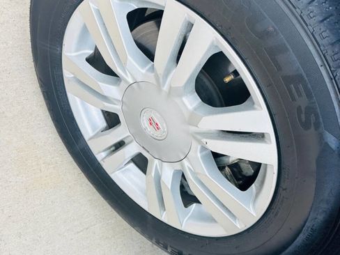 Used 2013 Cadillac SRX Luxury image 32