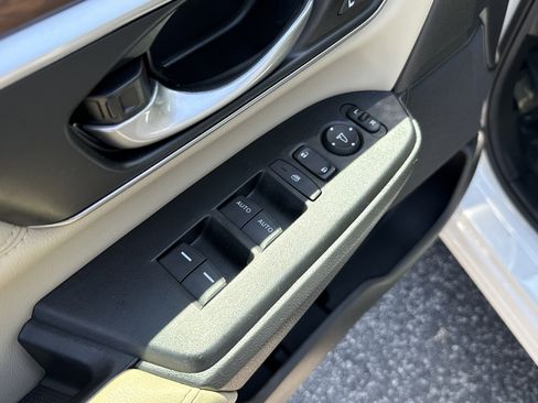 Certified 2022 Honda CR-V EX-L image 2