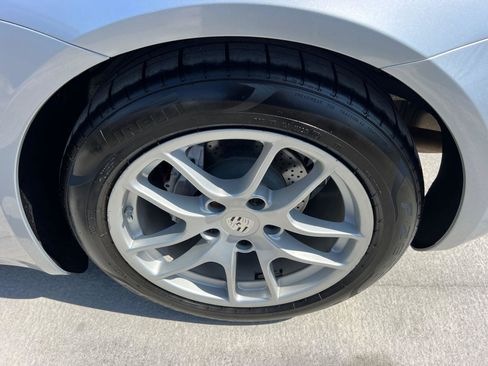 Used 2018 Porsche 718 Cayman RWD image 17