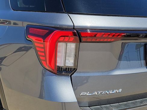 Used 2025 Ford Explorer Platinum w/ LUX Leather Package AWD/4WD image 7