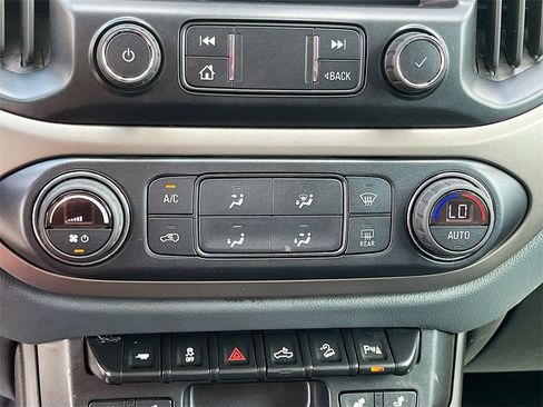 Used 2020 Chevrolet Colorado Z71 image 15