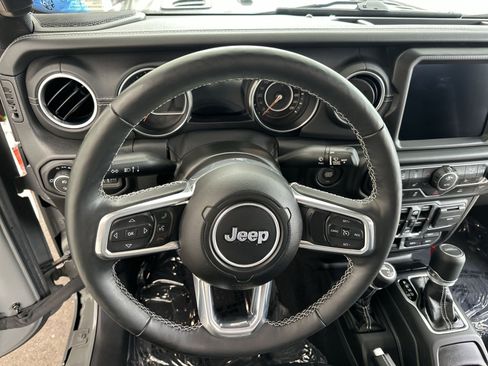 Used 2021 Jeep Gladiator Overland w/ Popular Equipment Package AWD/4WD image 24